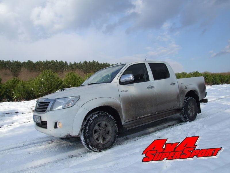 2012-hilux-4x2-manuel-winter-road-test-24