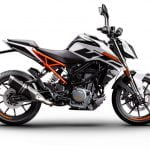 Test_Duke-250-White-90Right-MY17-without-ABS-1024×683