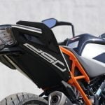 Test_Duke-250-White-90Right-MY17-without-ABS-2