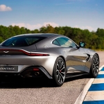 1519995909_Aston_Martin_Vantage_2017_3