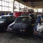 1990’lı yıllardan kalma kullanılmayan BMW’lerle dolu depo-1