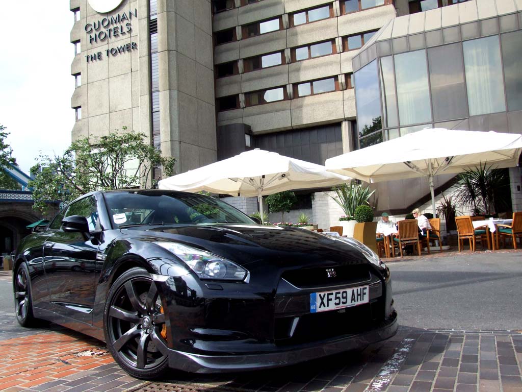 Nissan_GTR_TEST_Black_Edition_London_Umut_Ozgur_Sunay_Automobile_Magazine