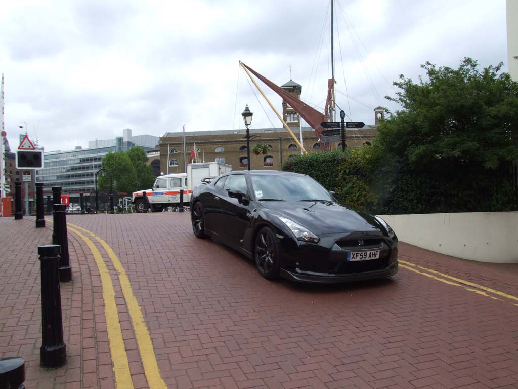 Nissan_GTR_TEST_Black_Edition_London_Umut_Ozgur_Sunay_Automobile_Magazine