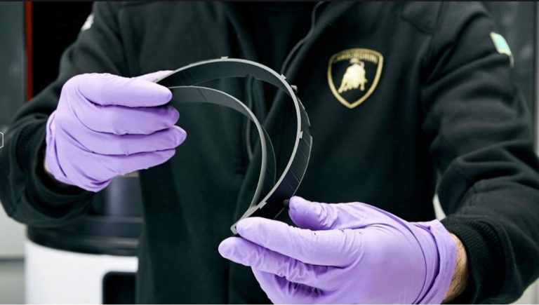 Lamborghini cerrahi maske ve tıbbı ekipman üretiyor