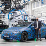 Mercedes-Benz’in-ilk-elektrikli-lüks-sedanı-olan-EQS