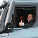 Ford Otosan Eskişehir Fabrikası’nda, Türkiye’de geliştirilip seri üretime geçen ilk ve tek yerli şanzıman bakan varank-ali-koc-4