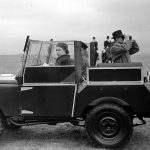 queen-defender-landrover-elizabeth2