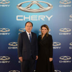 Chery-Türkiye-Başkanı-Fenghuo-Si-ve-Chery-Türkiye-Başkan-Yardımcısı-Ahu-Turan-2