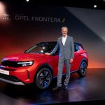 Opel Tasarımdan Sorumlu Başkan Yardımcısı Mark Adams ve Yeni Opel Frontera