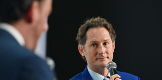Elkann, 'fiducia in Ferrari assoluta, pronti a sostenerla'