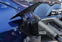 L'Ue lavora all'auto elettrica da 15mila euro, allarme dell'Italia