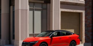 Nissan, la Sentra 2026 per gli USA è solo a benzina