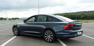 Test Driving: Volvo S90 T8 AWD Plug -in Hybrid with 36Aat 2500km - Automobile Magazine
