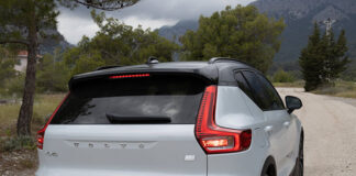 Test Driving: Volvo XC40 Recharge Plug-in Hybrid T5 R-DESING-Automobile Magazine
