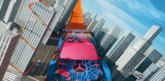 Hot Wheels trasforma la CLA in un’auto giocattolo di grandi dimensioni