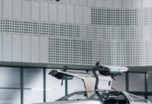 Al Mauto Ritorno al futuro con la DeLorean di Giugiaro