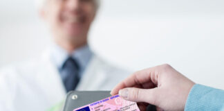 Arriva la patente a 17 anni, ma esami più severi