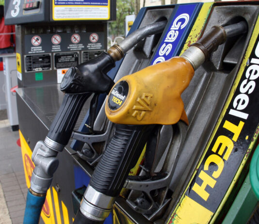 Aumento carburanti, gasolio servito autostrada a 2,011