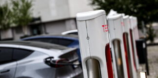 Auto elettriche, più km con una ricarica grazie al silicio