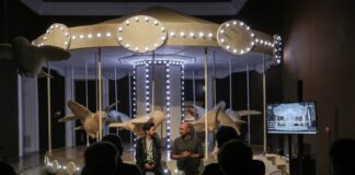 Bmw, la nuova iX3 abbraccia l'arte di Valerio Berruti