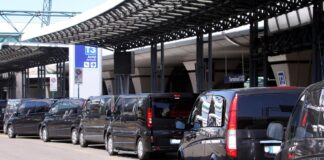 Controlli a taxi e ncc abusivi, 50 multe in estate a Fiumicino