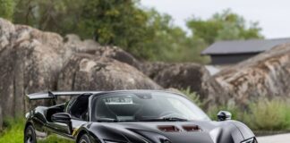 Ferrari, una SF90 XX Spider ad un'asta di RM Sotheby's