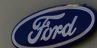 Ford: guasto alle telecamere, richiamo in Usa da 290mila veicoli