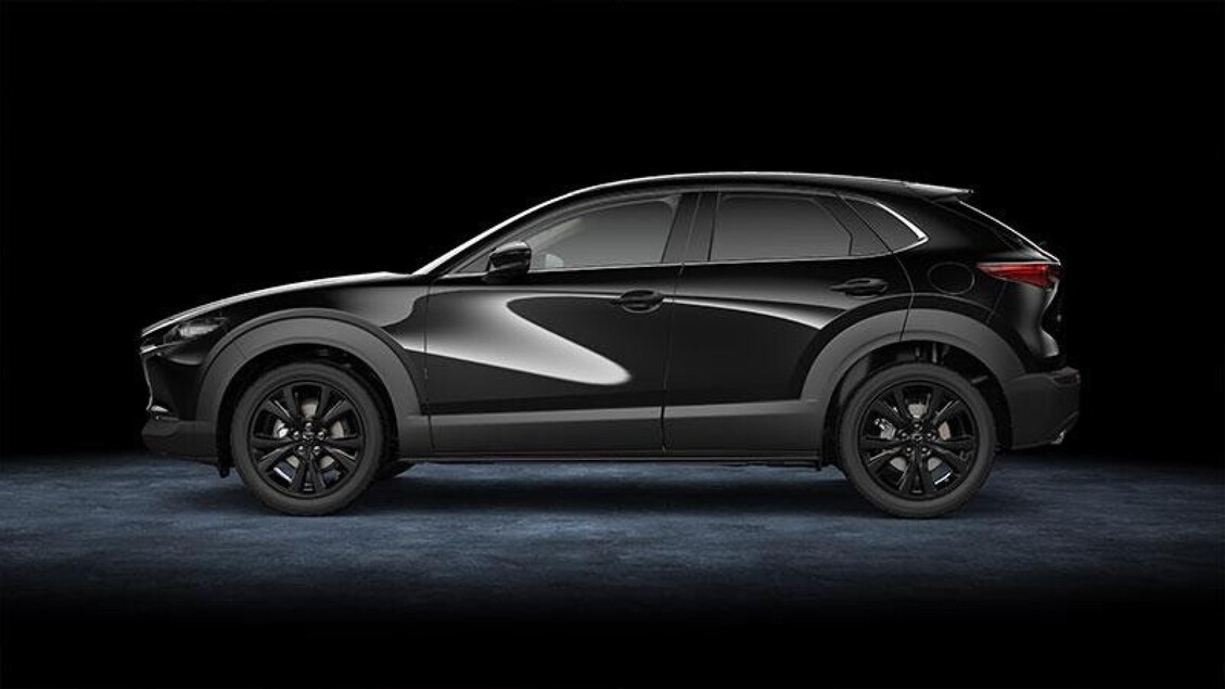 Mazda 'festeggia' Halloween e offre la vernice nera metallizzata
