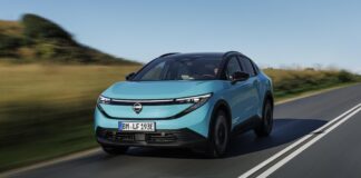 Nissan Leaf, pronta al viaggio con 622 km di autonomia