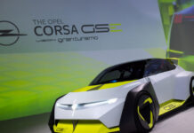 Opel Corsa Gse Vision Gran Turismo in scena a Milano