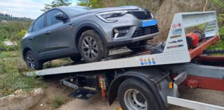 Polizia Metropolitana recupera a Napoli auto rubata a Barcellona