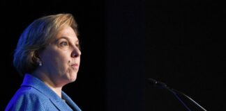 Presidente di Tesla, 'senza i mille miliardi Musk se ne andrà'