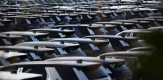 Produzione auto in Gb crollata dopo cyberattacco contro Jaguar