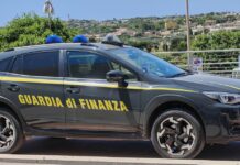 Sequestrati 26mila litri di lubrificante nascosti in un tir