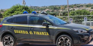Sequestrati 26mila litri di lubrificante nascosti in un tir