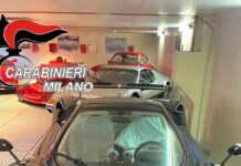 Supercar da 12 milioni sequestrata dai Carabinieri a Milano Supercar da 12 milioni sequestrata dai Carabinieri a Milano
