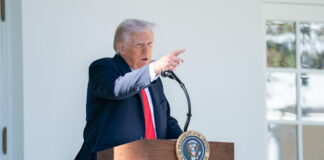 Trump, 'Gm e Ford mi hanno ringraziato per i dazi sui camion'