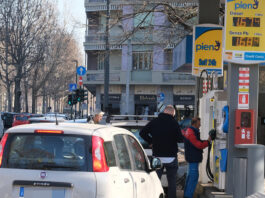 Adoc, carburanti ancora in rialzo, rivedere le accise