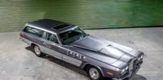 Andrà all'asta l'auto con motore d'aereo 'The Beast'