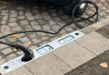 BS Energy testet E-Auto-Laden am Bordstein _BS-Energy-testet-E-Auto-Laden-am-Bordstein-2025-12