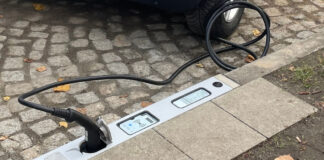 _BS-Energy-testet-E-Auto-Laden-am-Bordstein-2025-12