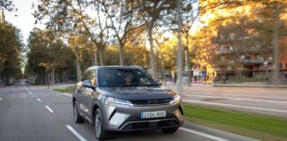 BYD ATTO 2 Comfort, ahora sí: más batería, mayor refinamiento dinámico y un salto en la recarga