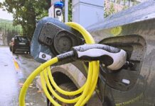 Bce, domanda di auto andrà a rilento, pesa il clima d'incertezza