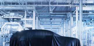 Bentley non abbandona l'elettrico ma punta sui motori ibridi