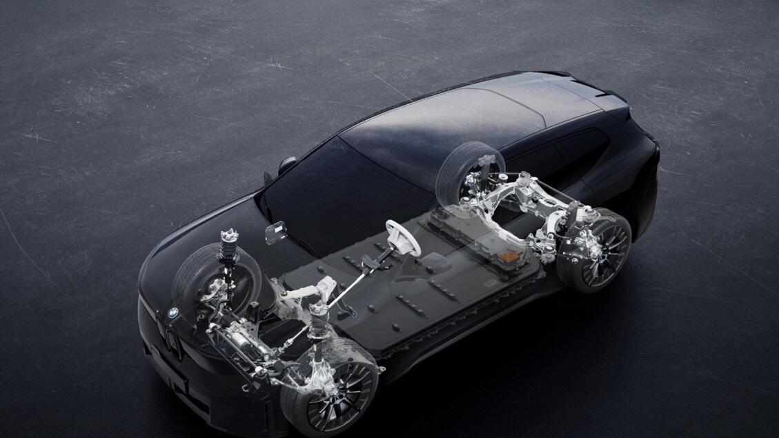 Bmw iX3 rivoluziona l'esperienza di guida con i computer