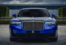 Bu özel Rolls-Royce Black Badge Ghost, 8 bitlik nostaljiyle dolu
