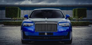 Bu özel Rolls-Royce Black Badge Ghost, 8 bitlik nostaljiyle dolu
