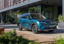 Bu, şehir içi mobilitede önceyi ve sonrayı işaretlemek isteyen plug-in hibrit SUV'dur.
