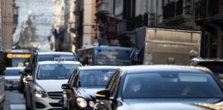 Consulta, incostituzionali obblighi imposti agli Ncc