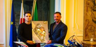 Ducati Penigale V4, Varşova'daki İtalyan büyükelçiliğinde tanıtıldı
